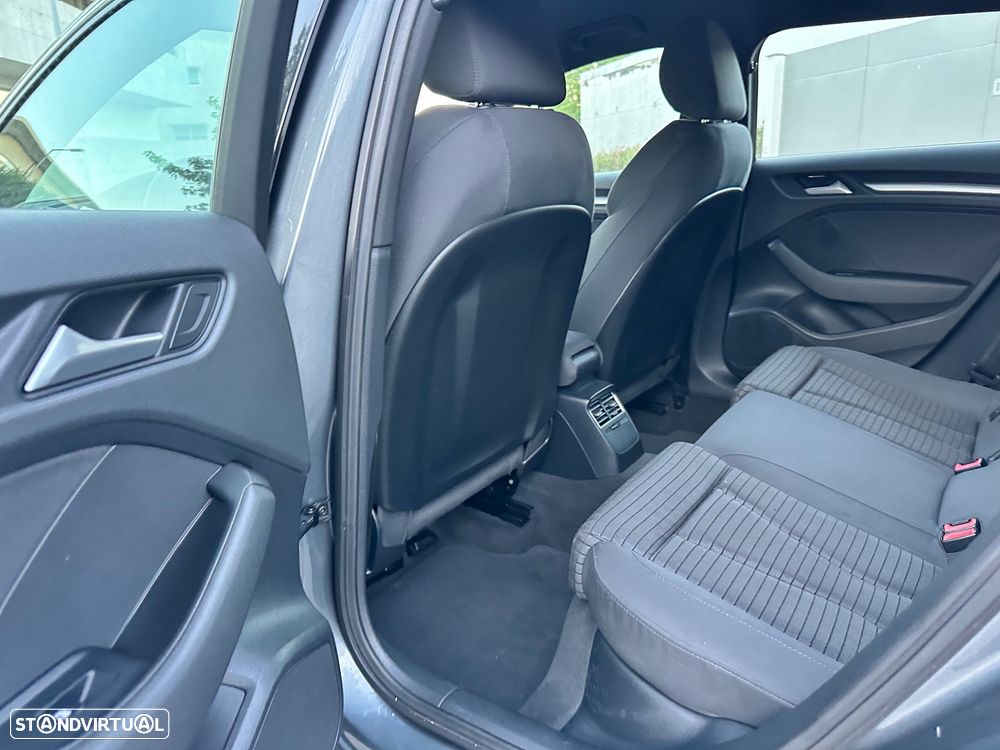 Audi A3 Sportback 1.6 TDI S-line - 35