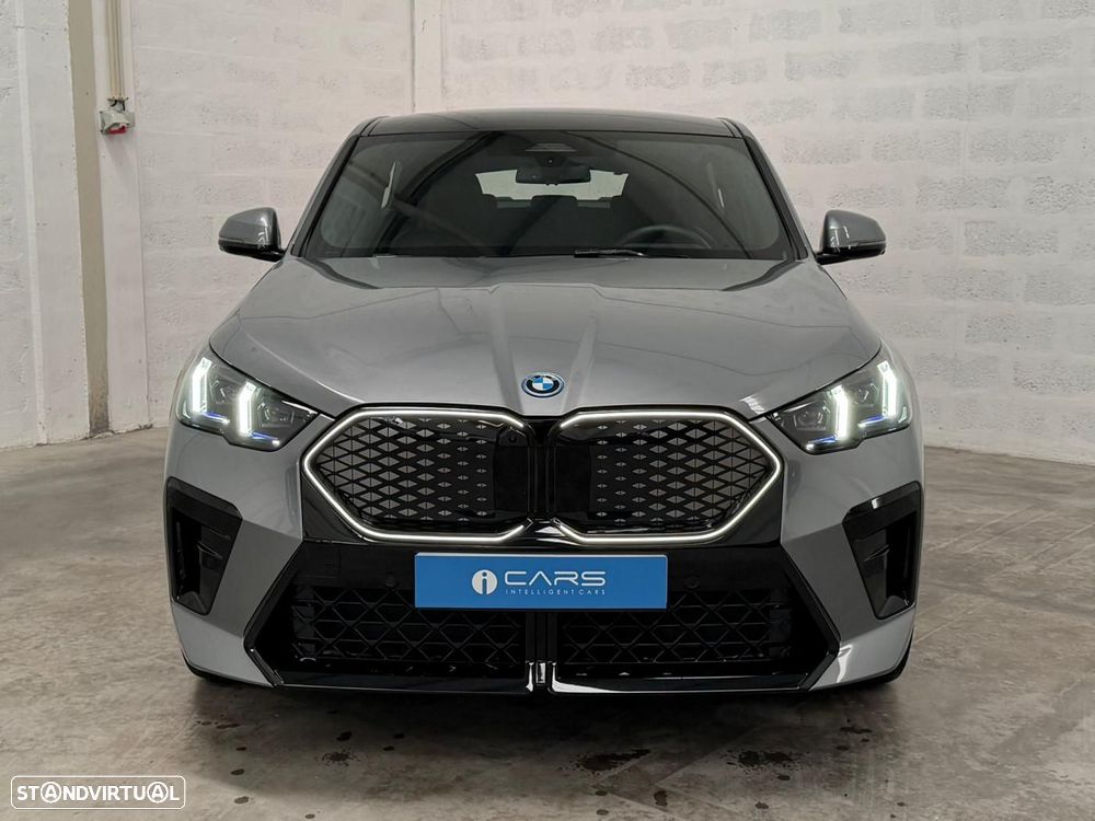 BMW iX2 eDrive20 Pack Desportivo M Pro - 8