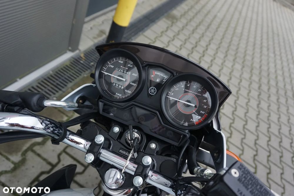 Yamaha YBR - 9