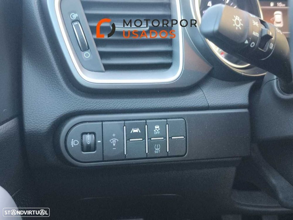 Kia XCeed 1.0 T-GDi Dynamic — fotografia 18