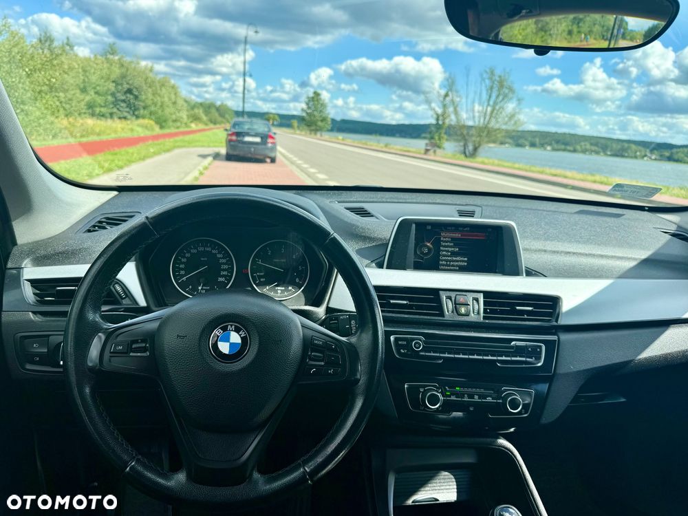 BMW X1 xDrive18d - 11