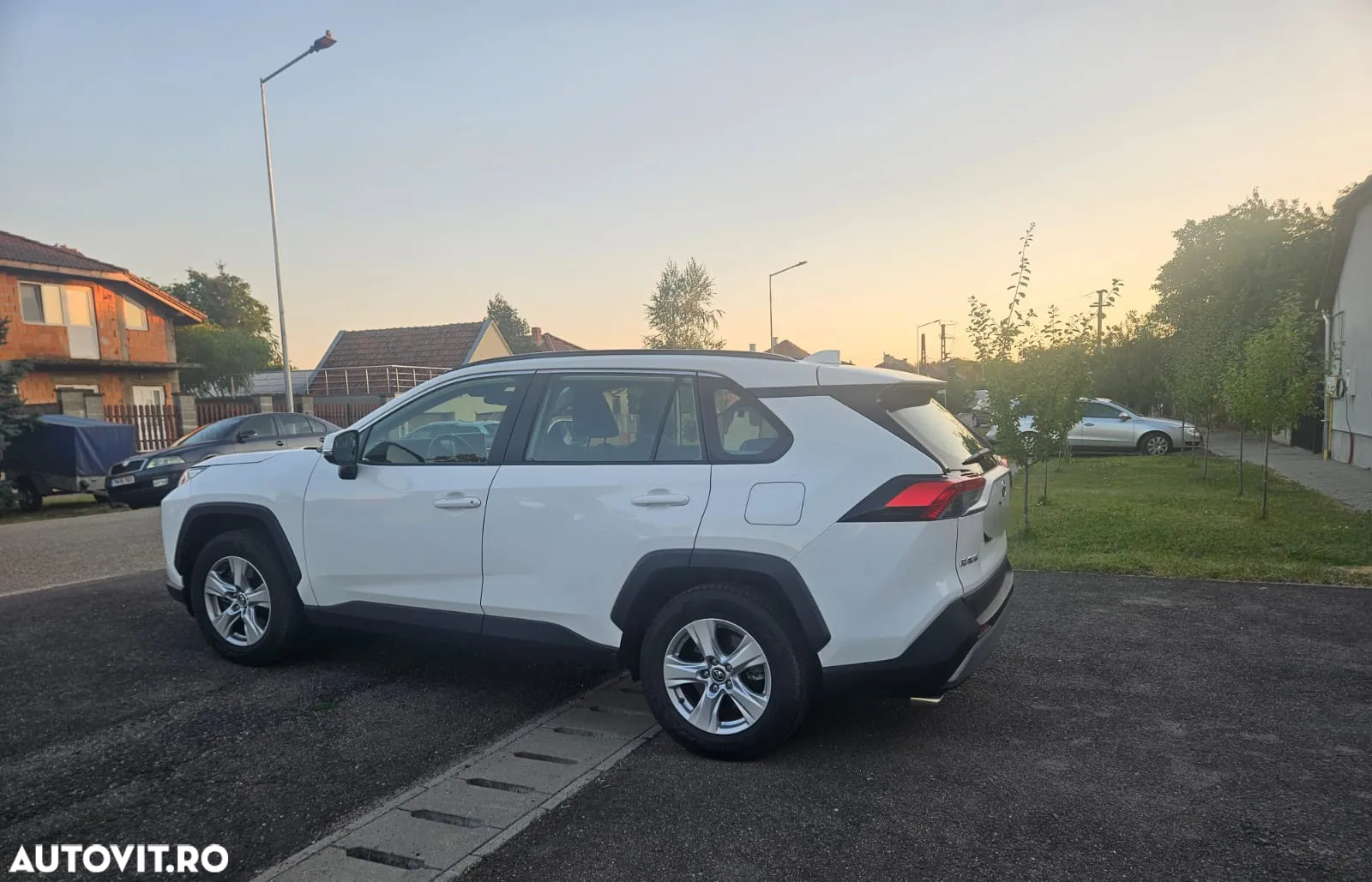 Toyota RAV4 - 4