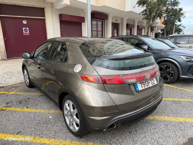 Honda Civic 1.8 Sport - 12