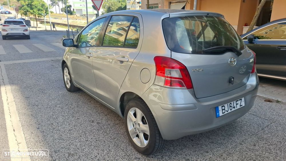 Toyota Yaris 1.4 D-4D AC Manual - 5