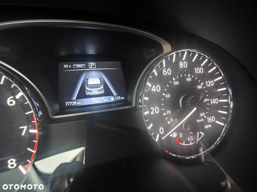 Nissan Pathfinder - 8