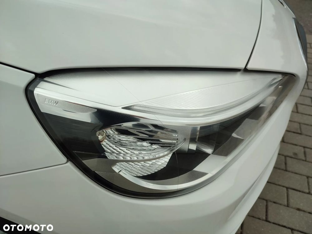 BMW Seria 2 218i - 10