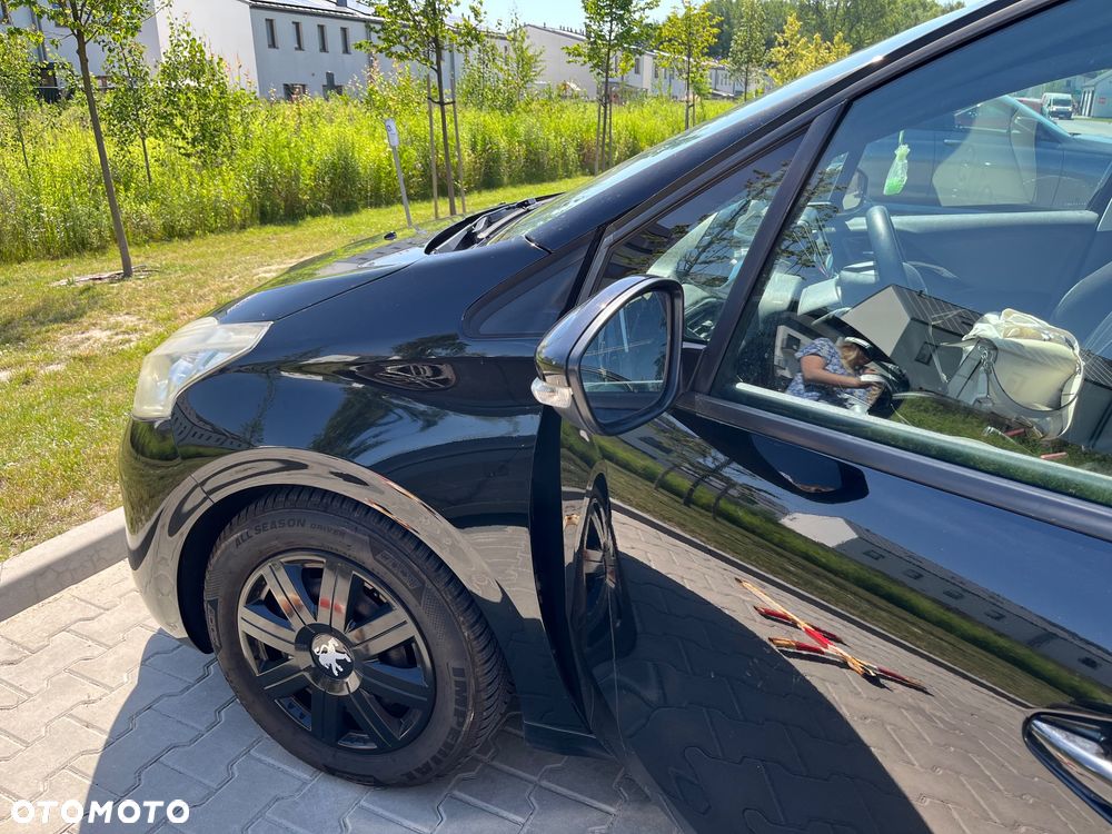 Peugeot 208 - 6