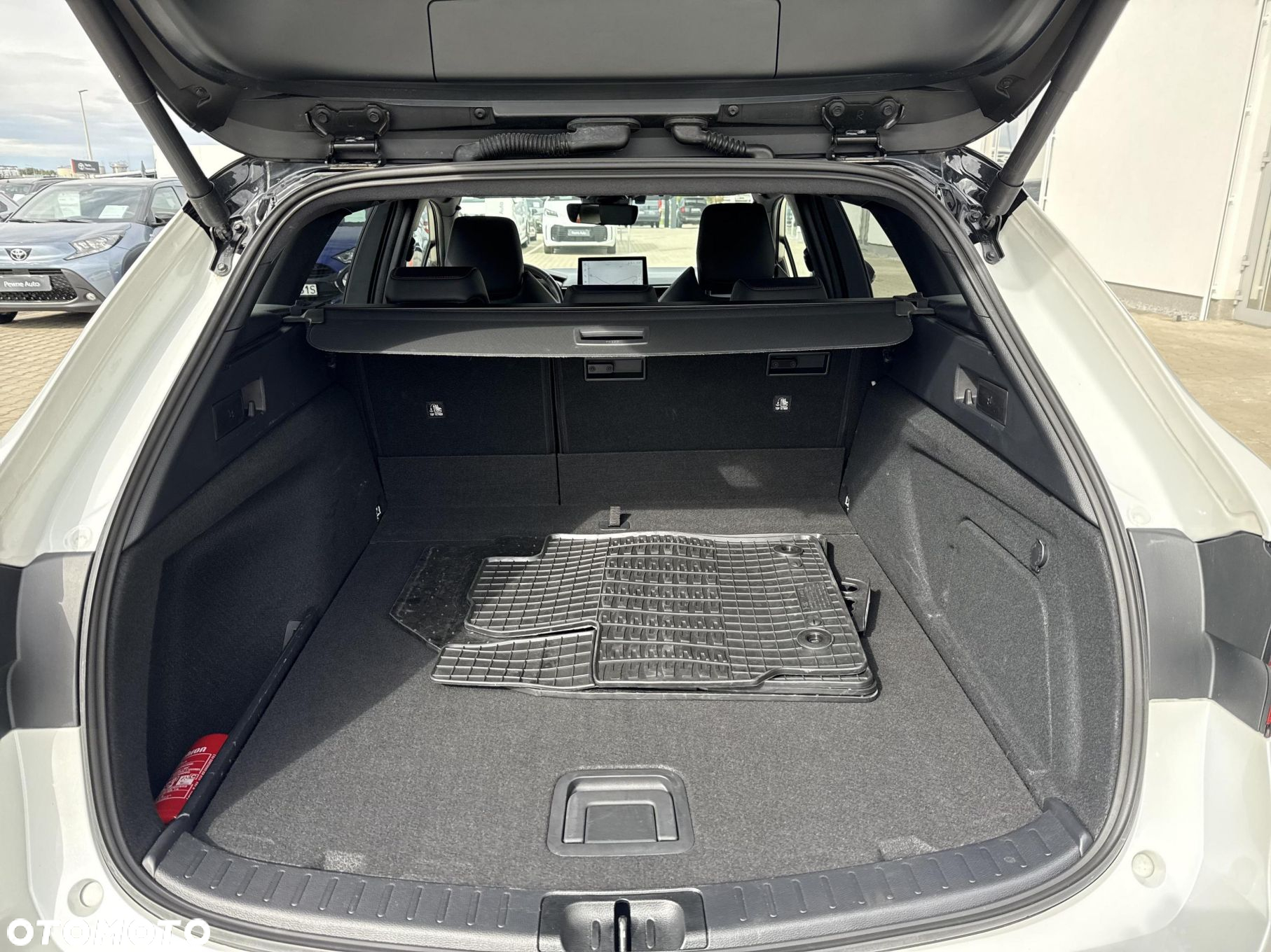 Toyota Corolla 2.0 Hybrid GR Sport Dynamic - 13