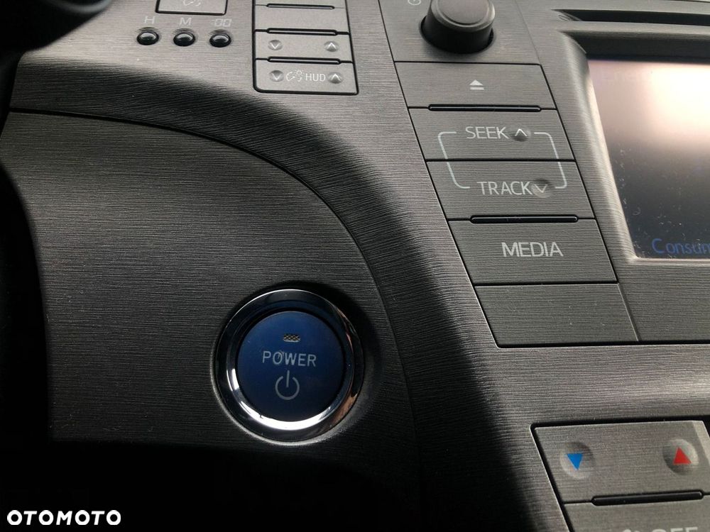 Toyota Prius 1.8 HSD Sol - 29