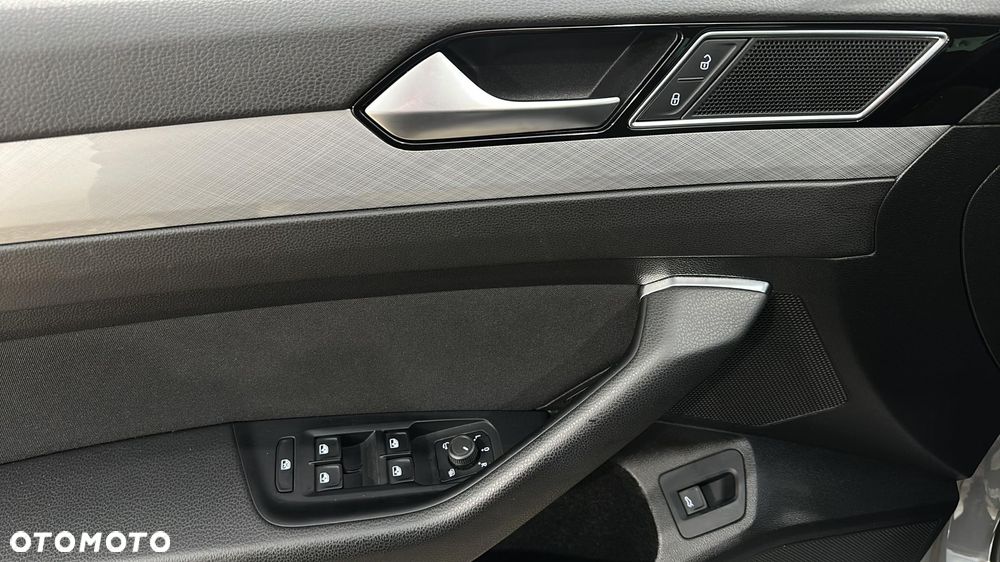 Volkswagen Passat Variant 2.0 TDI EVO Business DSG - 13