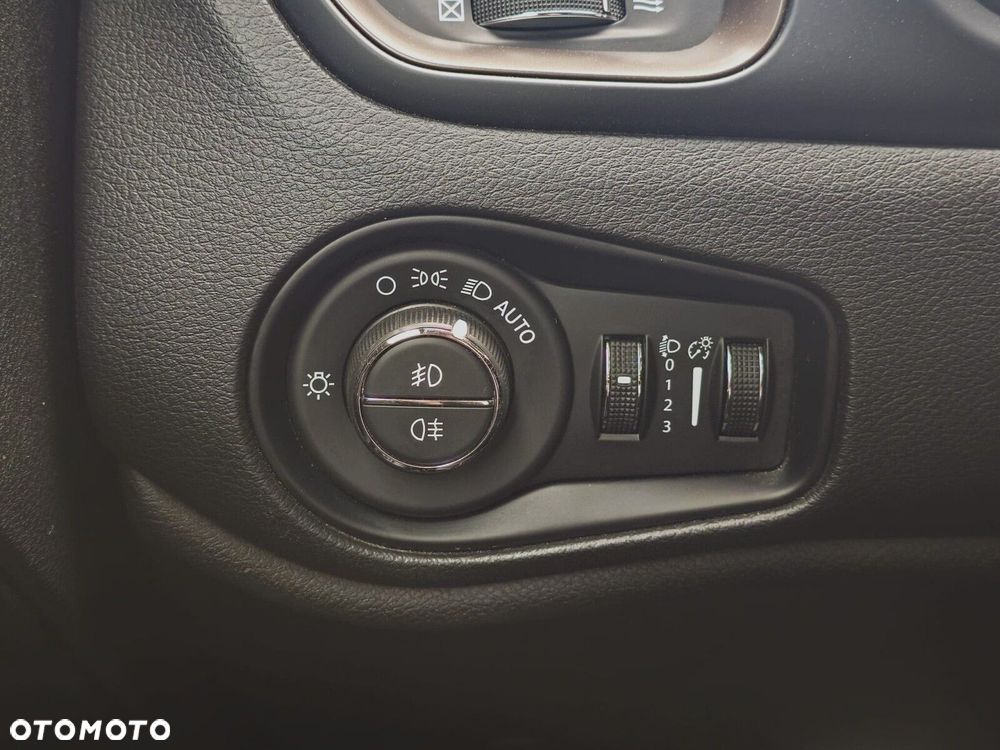 Jeep Renegade 1.5 T4 mHEV Limited FWD S&S DCT - 15