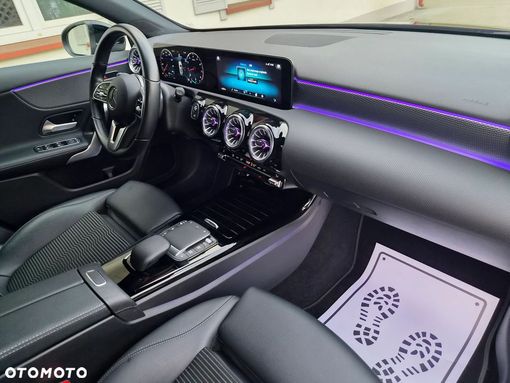 Mercedes-Benz Klasa A 180 7G-DCT Special Edition - 25