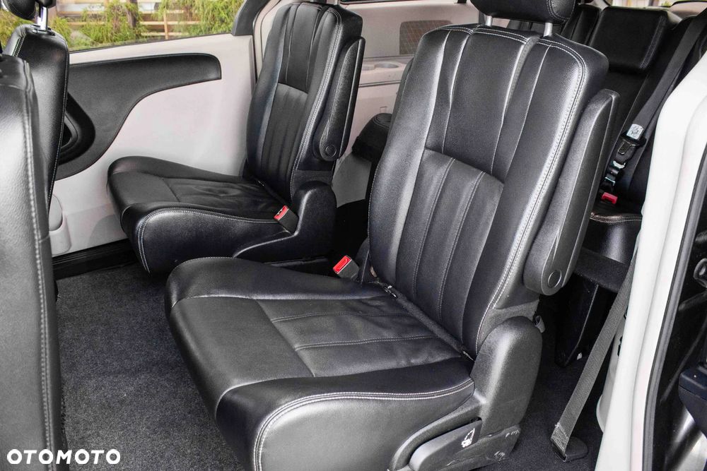 Chrysler Town & Country 3.6 Touring - 22