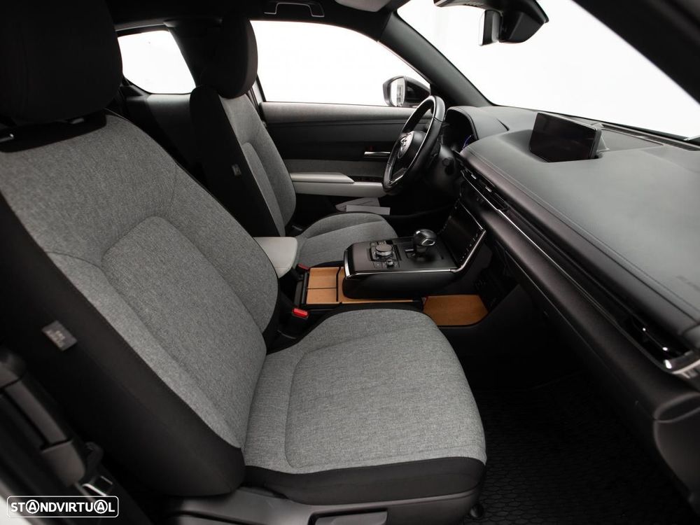 Mazda MX-30 e-SKYACTIV Makoto Urban Expression - 11