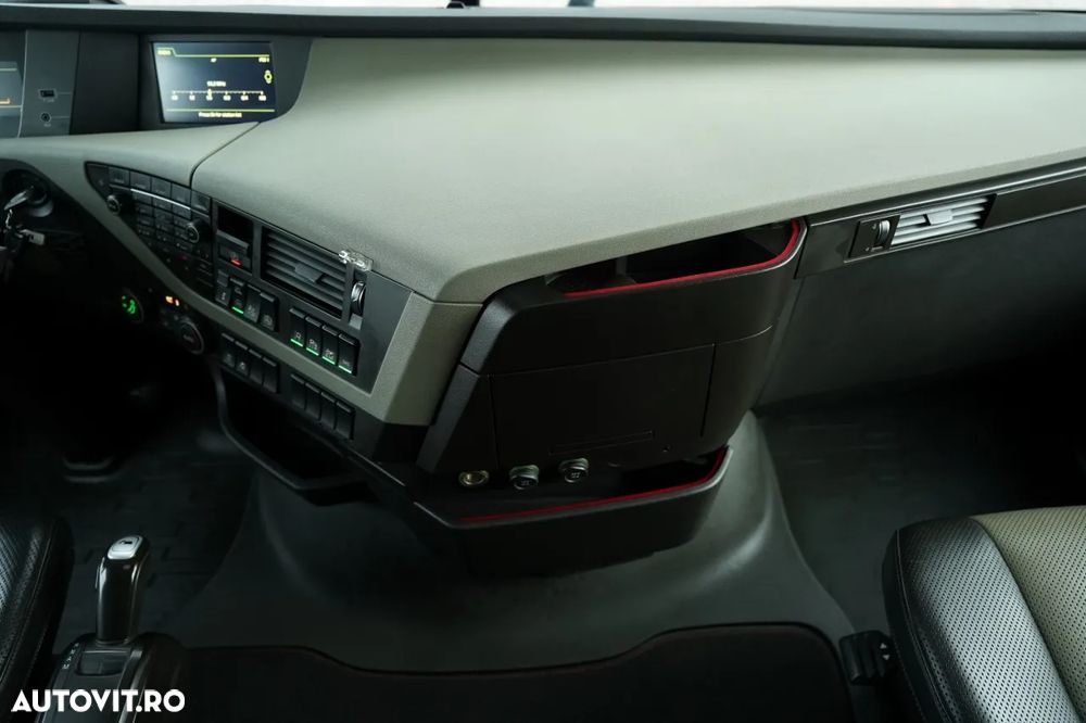 Volvo FH 460 / LOWDECK / MEGA / I-SHIFT / EURO 6 - 30