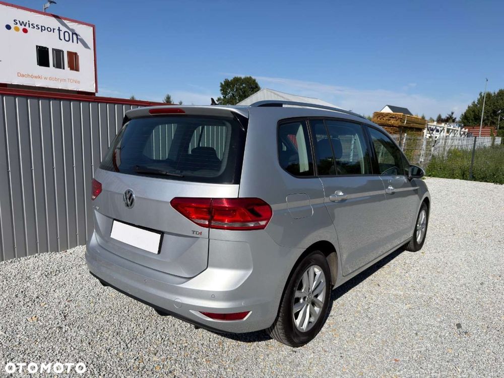 Volkswagen Touran - 8