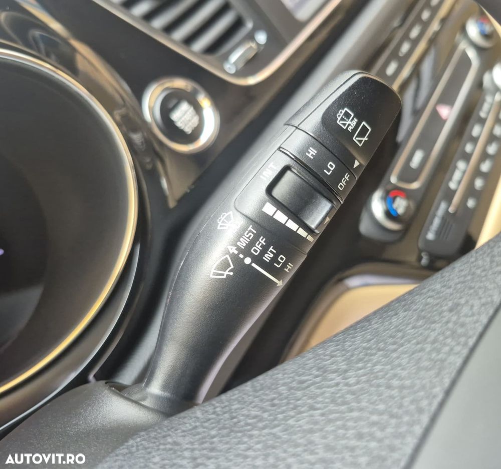 Kia Carnival - 21