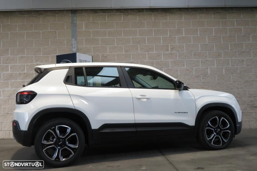 Jeep Avenger 1.2 GSE T3 Altitude - 6