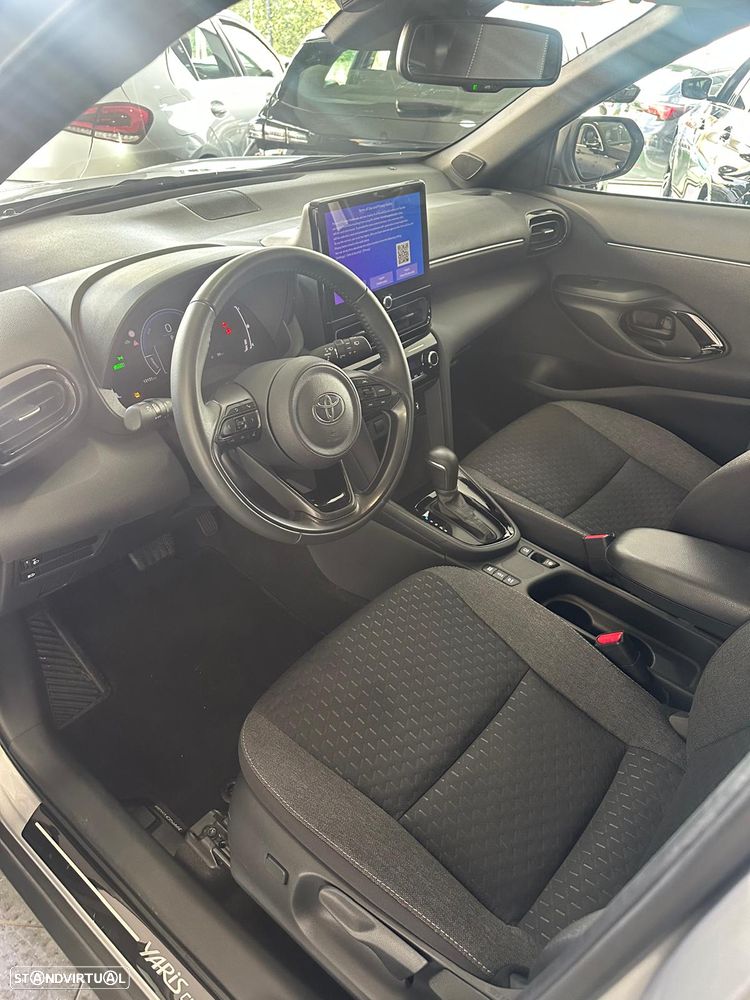Toyota Yaris Cross 1.5 HDF Premiere Edition - 10