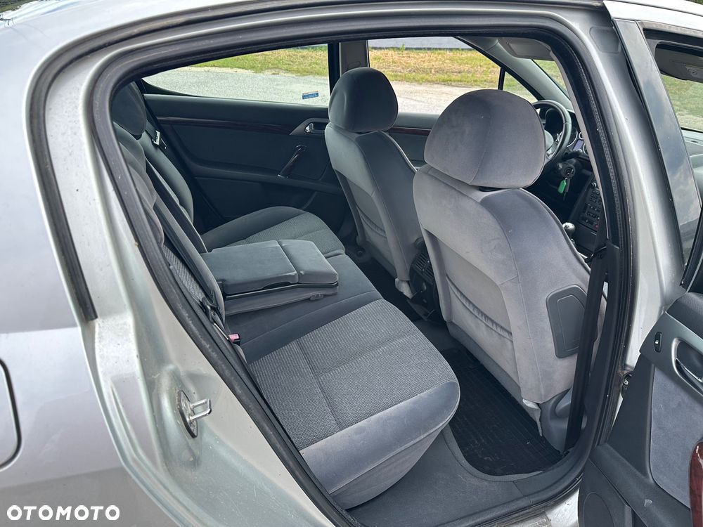 Peugeot 407 - 6