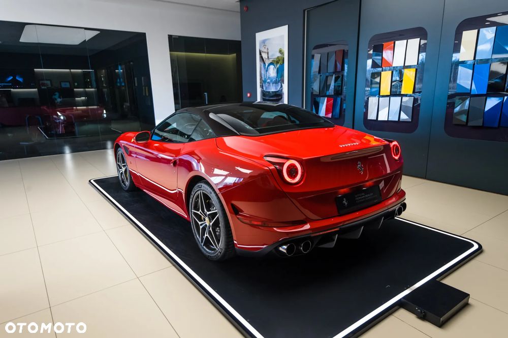 Ferrari California T - 4