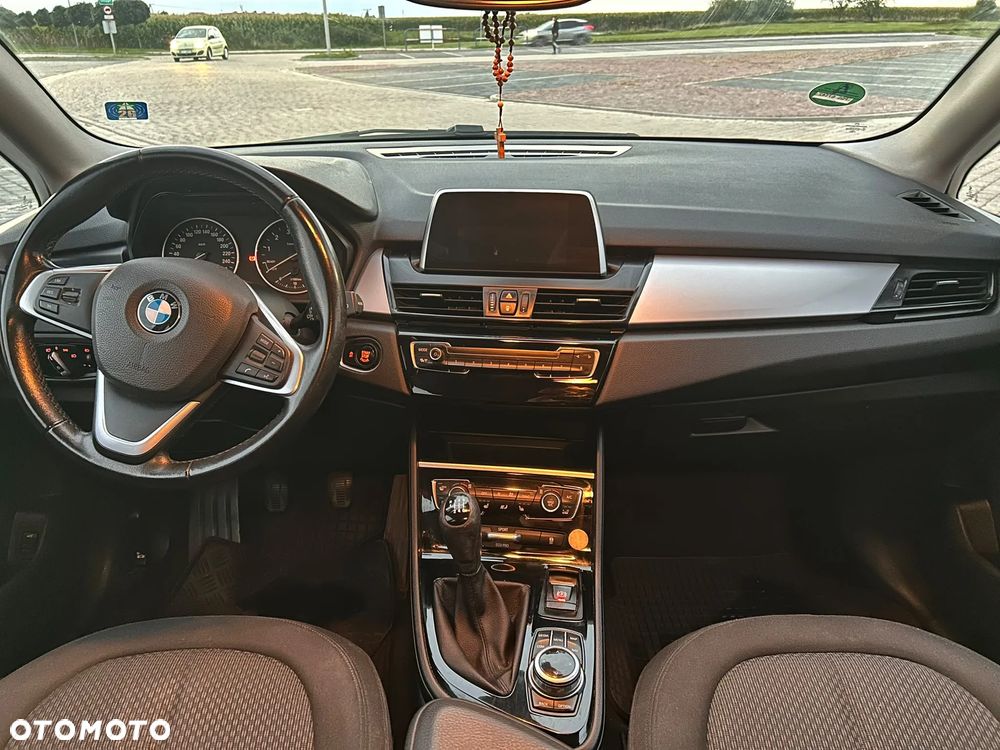 BMW Seria 2 218i - 13