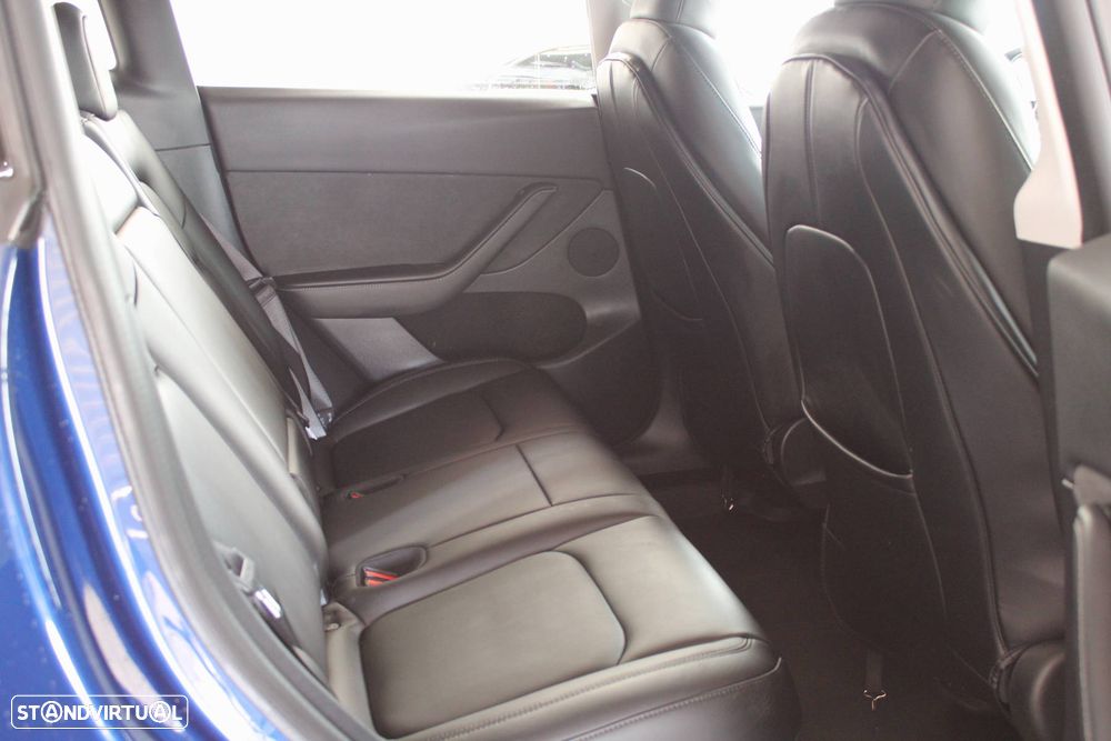 Tesla Model Y Long Range Dual Motor AWD - 12