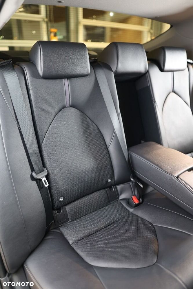 Toyota Camry - 12