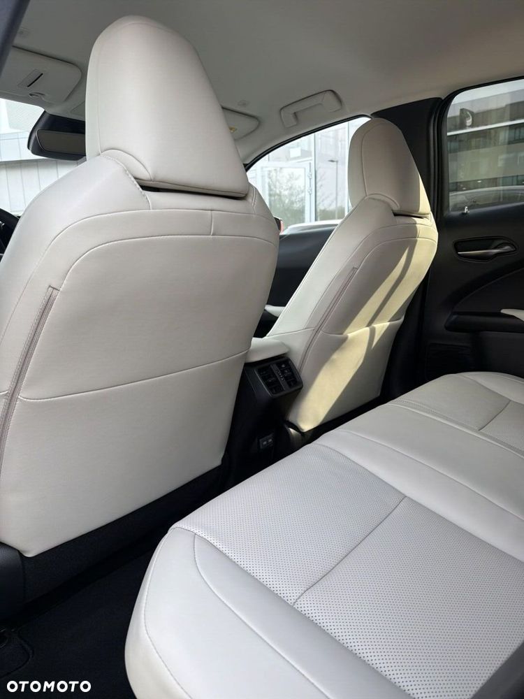 Lexus UX - 21