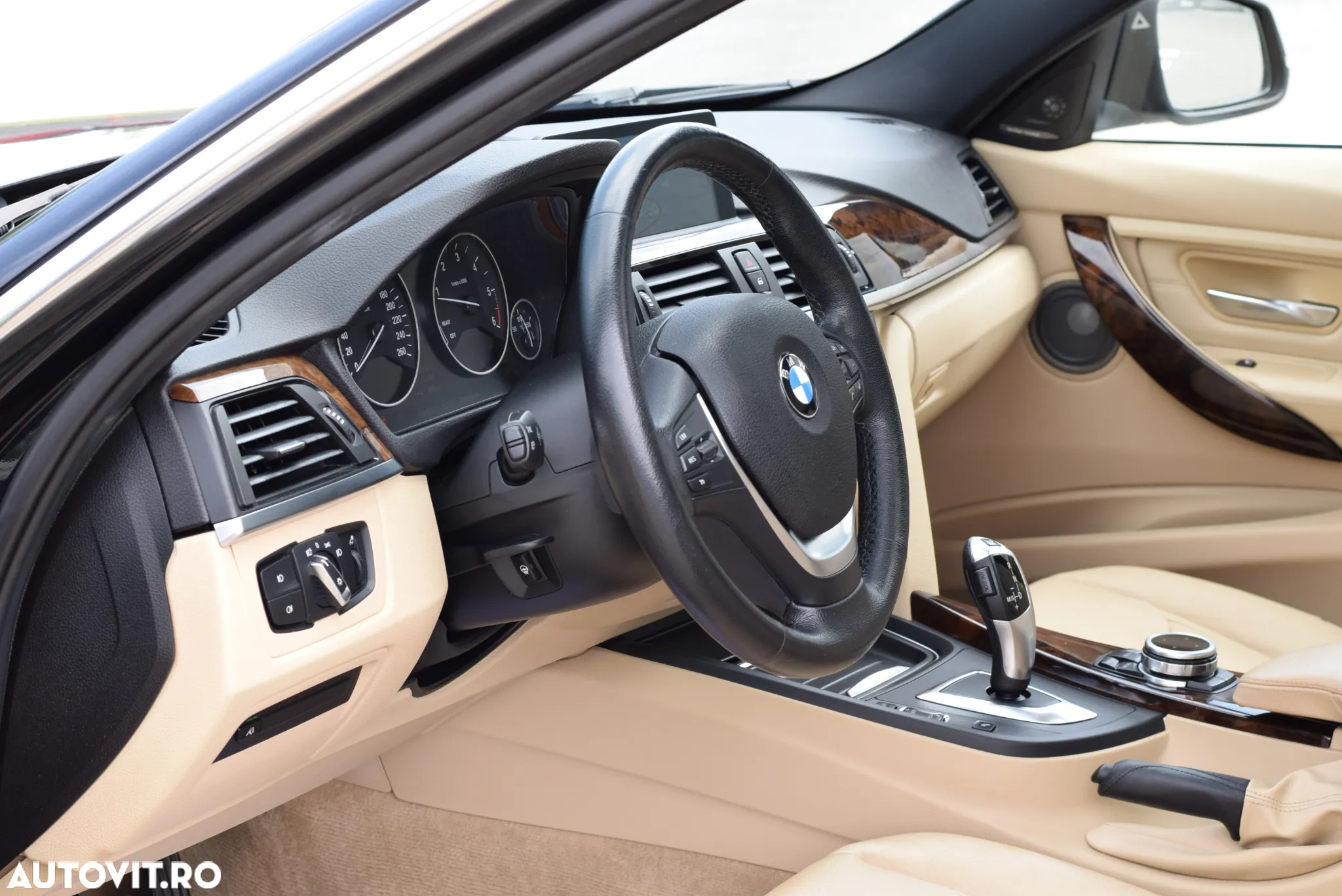 BMW Seria 3 320d Aut. Luxury Line - 14