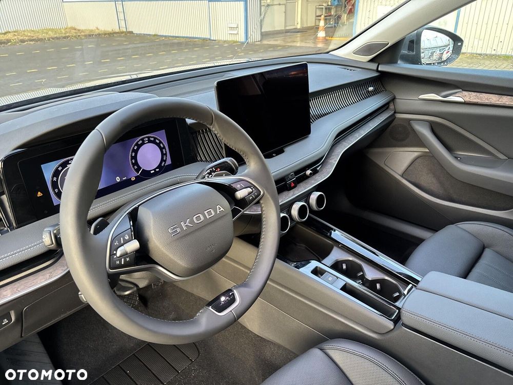 Skoda Superb 2.0 TDI SCR 4x4 L&K DSG - 9