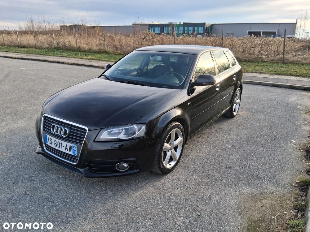 Audi A3 Sportback 1.6 TDI DPF S line Sportpaket - 2