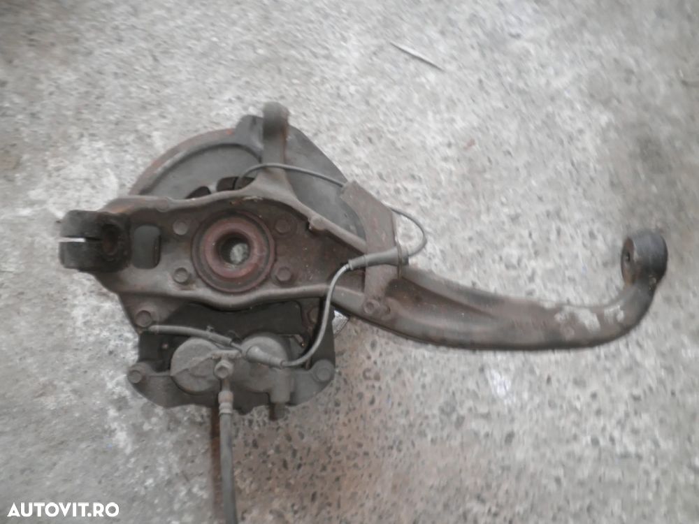 Fuzeta stanga / dreapta fata Nissan Navara D23 2018