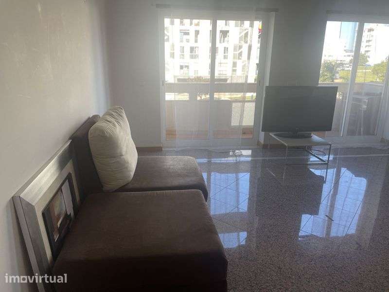 Apartamento T3 com dois lugares de Garagem - Grande imagem: 2/10