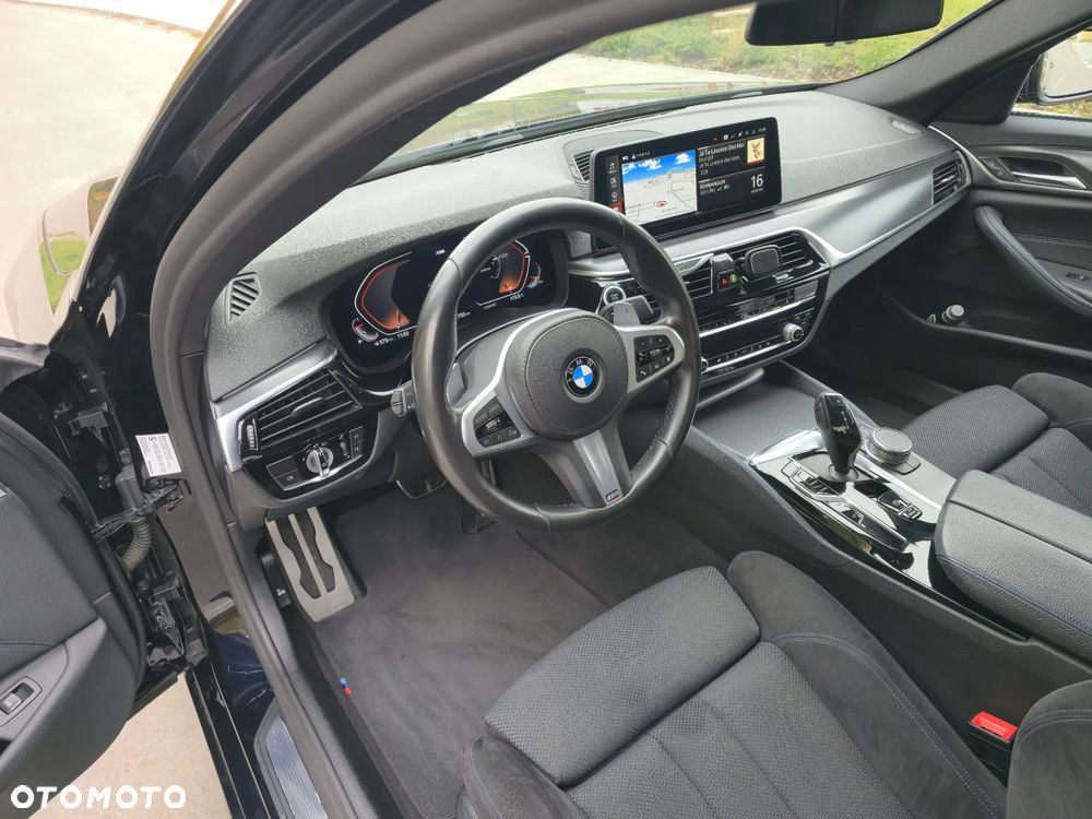 BMW Seria 5 520i - 29