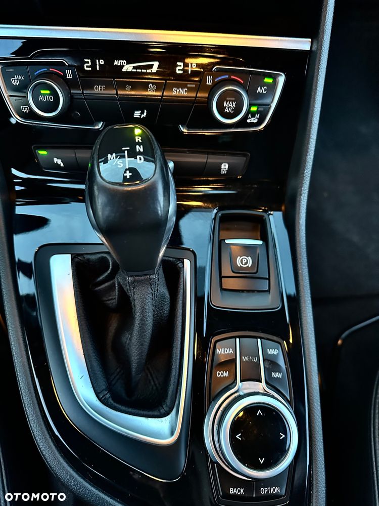 BMW Seria 2 218d Sport-Aut Advantage - 9