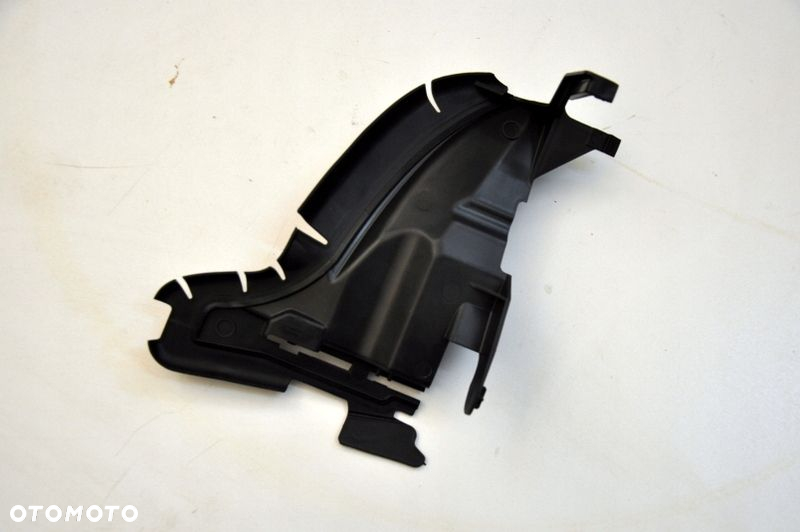 VOLVO V70 III prawa kierownica powietrza 30796390 - 2