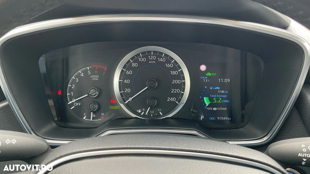 Toyota Corolla 1.8 HSD Business - 18