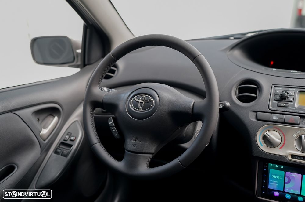 Toyota Yaris 1.0 Sol - 8