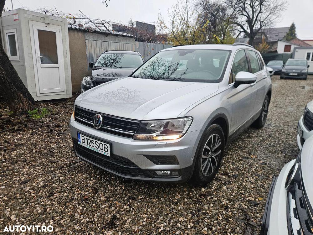 Volkswagen Tiguan - 1