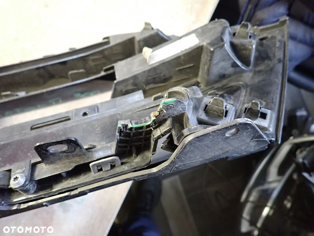 FORD EDGE II GRILL ATRAPA FT4B-8200-AKS FT4B-8200-BK5 FT4B-8200-CKS FT4B-8200-DK5 - 8