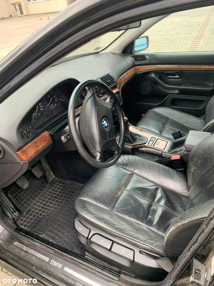 BMW Seria 5 520i - 7