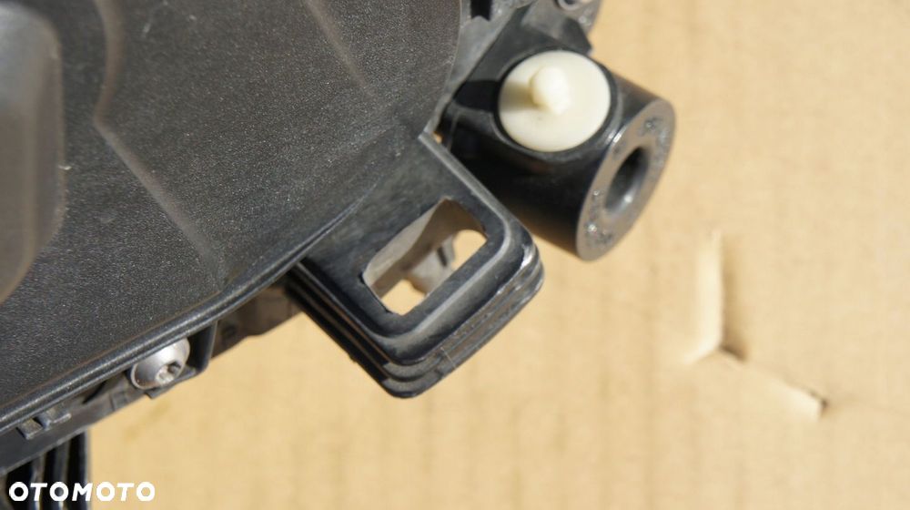 PRZEDNIA PRAWA LAMPA VOLVO V60 S60 XENON - 5