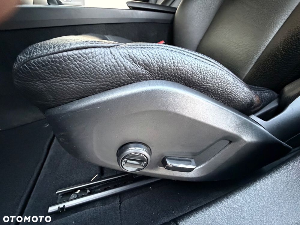 Volvo V60 D3 Momentum - 38