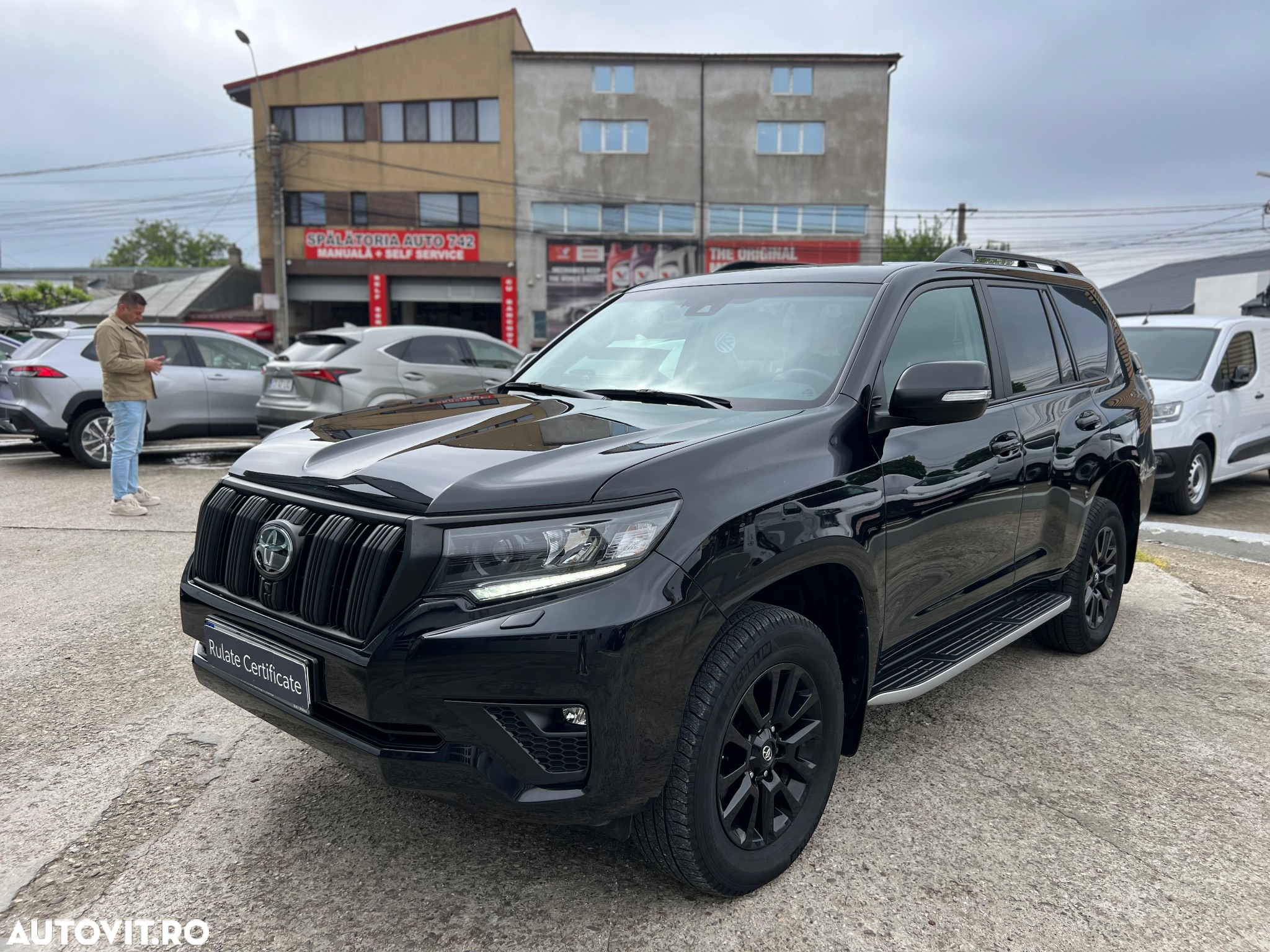 Toyota Land Cruiser 2.8l D-4D 204 CP A/T 7 locuri Luxury AVS Black - 2
