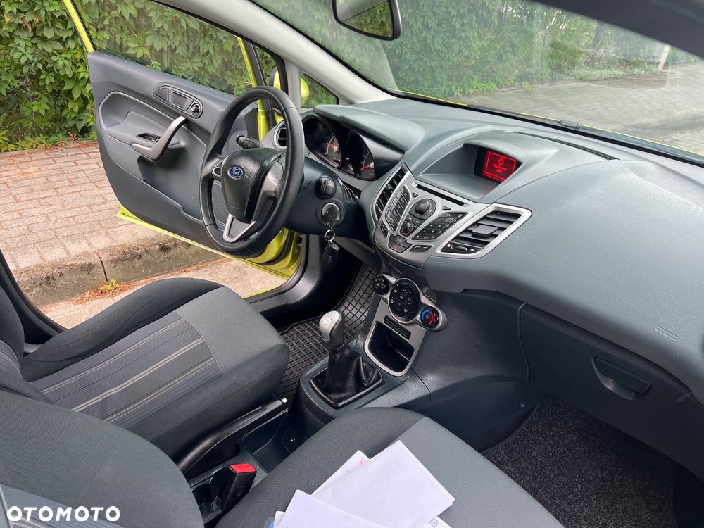 Ford Fiesta - 24