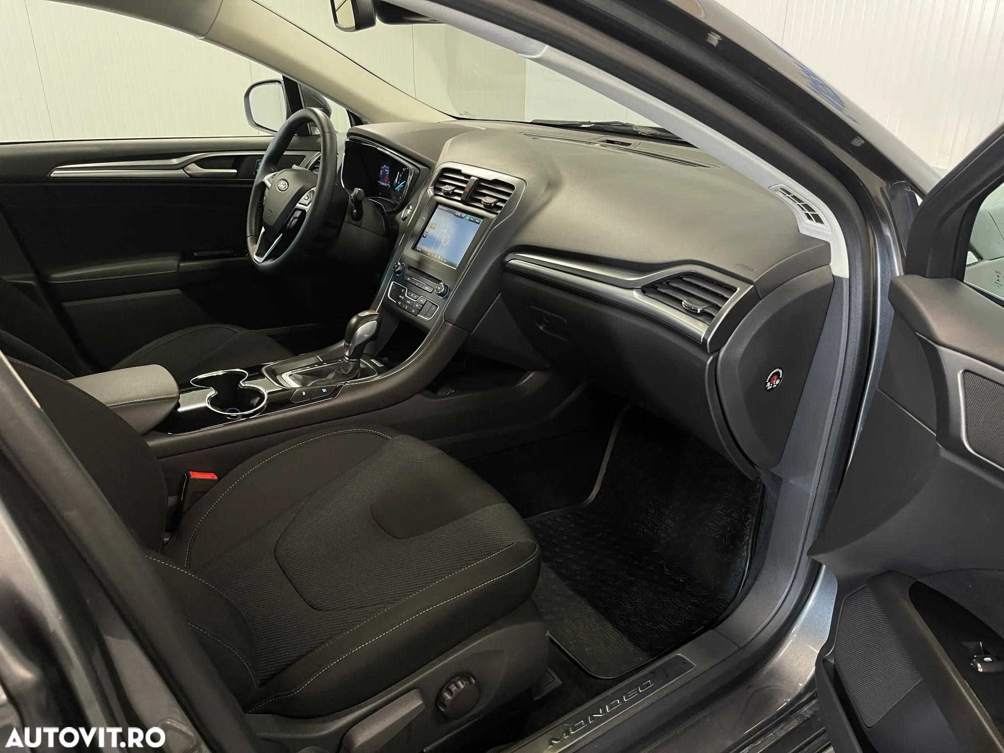 Ford Mondeo Vignale 2.0 Hybrid - 10