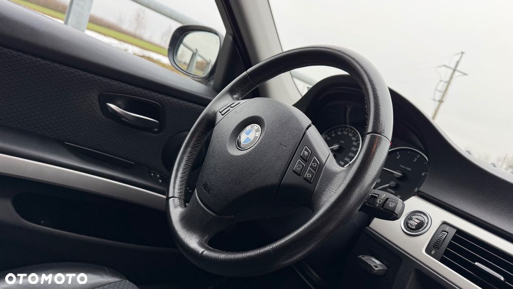 BMW Seria 3 320d xDrive - 18