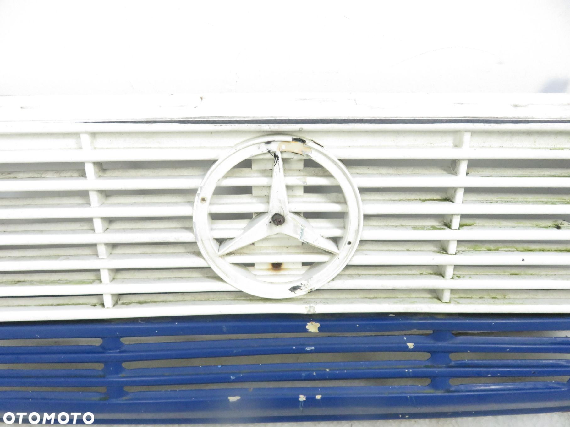 ATRAPA GRILL MERCEDES T2 814D - 4