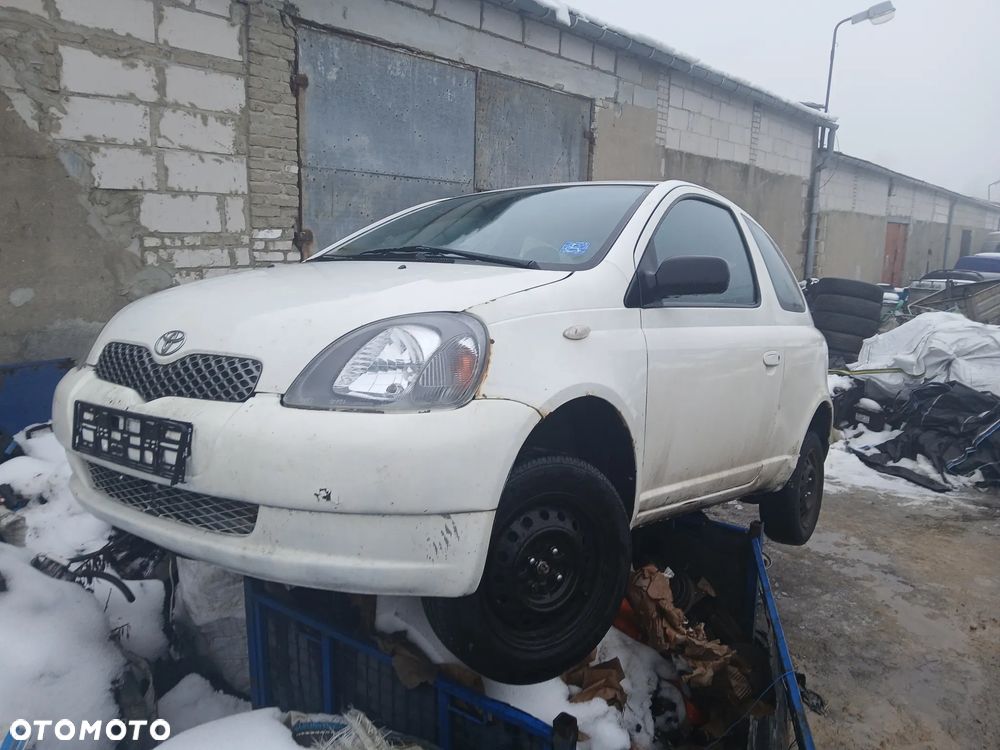 toyota yaris fotel kanapa deska kokpit podsufitka boczek podłokietnik licznik panel szyb stacyjka - 1